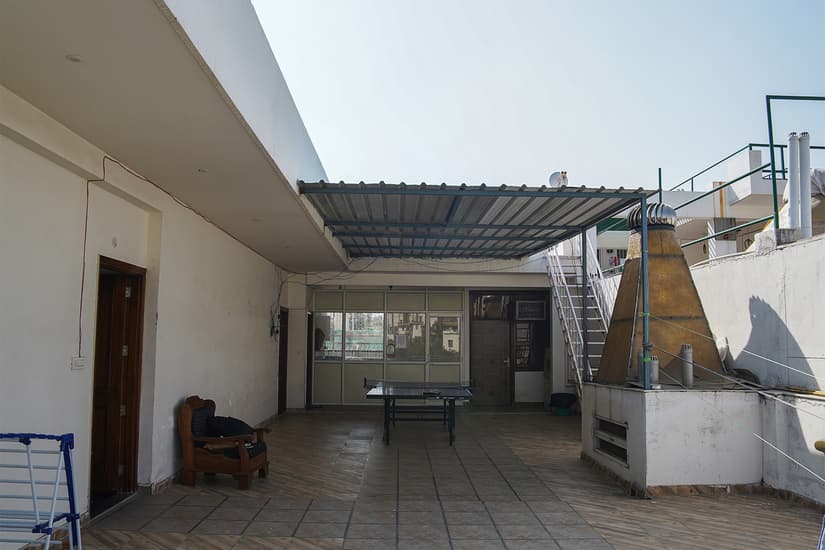 PG and Coliving Near Metro Stations, Delhi University, JNU, and Tech Parks in Delhi