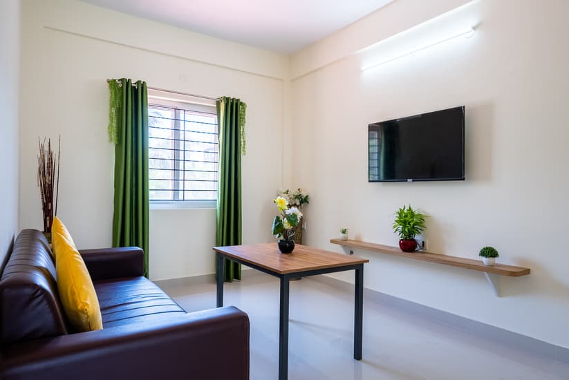 PG and Coliving in Akshardham (Metro Station) – Luxury Living with a Spiritual Backdrop
